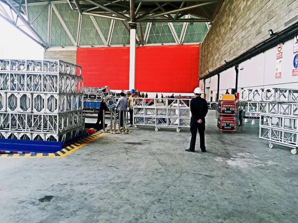 舞臺搭建桁架搭建現場